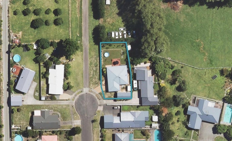 13 Ruth Street, Riverdale, Gisborne - Carousel 1