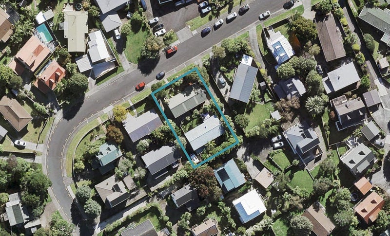 2/32 Gatman Street, Birkdale, Auckland - Carousel 1