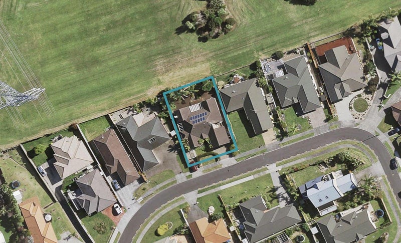 22 Norman Close, The Gardens, Auckland - Carousel 1