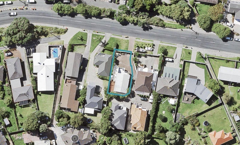 566 Beach Road, Rothesay Bay, Auckland - Carousel 1