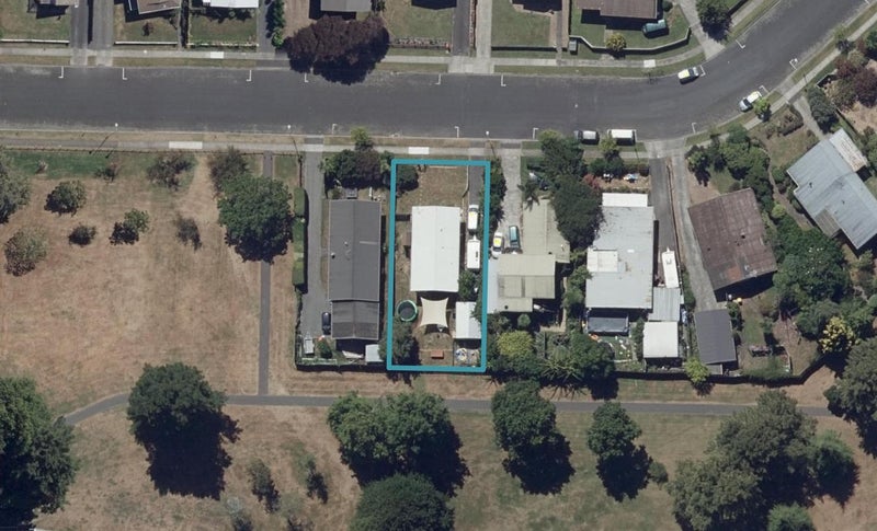 35 Hibiscus Avenue, Hamilton Lake, Hamilton - Carousel 1