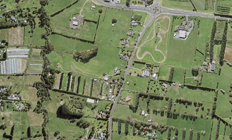 440 Taupaki Road, Kumeu - Carousel 1