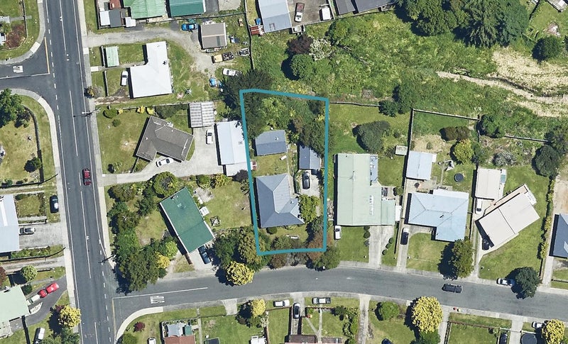 4 Michael Place, Mangakakahi, Rotorua - Carousel 1