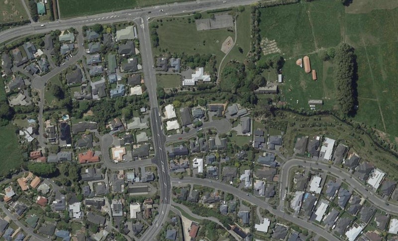 5 Hamish Place, Westmorland, Christchurch - Carousel 1
