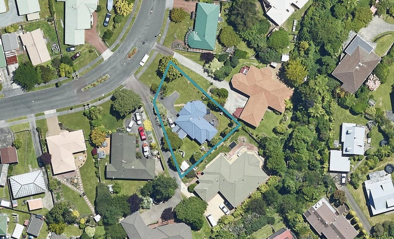 15 Capricorn Place, Kawaha Point, Rotorua - Carousel 1