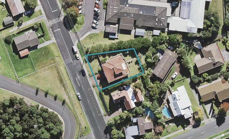 8 Onetaunga Road, Chatswood, Auckland - Carousel 1