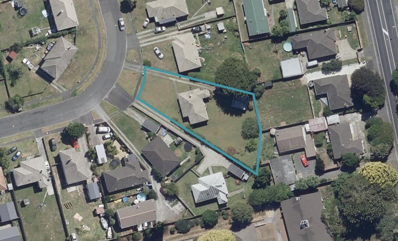 22 Douglas Crescent, Fairfield, Hamilton - Carousel 1