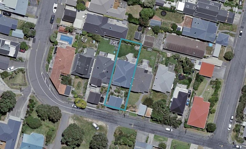 11 Pinnacle Street, Seatoun, Wellington - Carousel 1