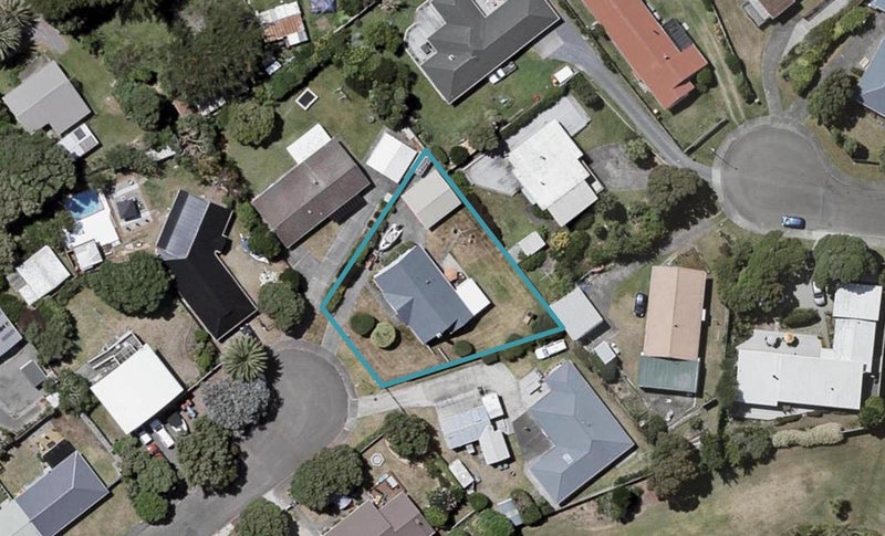 11 Fenside Street, Waikanae Beach, Waikanae - Carousel 1