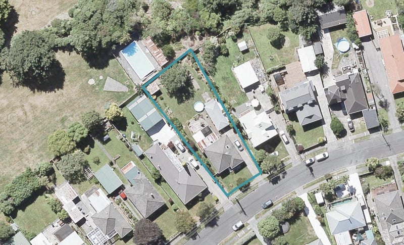 13 Poole Crescent, Wainuiomata, Lower Hutt - Carousel 1