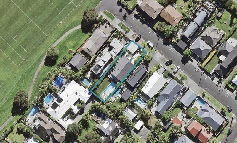 32 Regina Street, Westmere, Auckland - Carousel 1