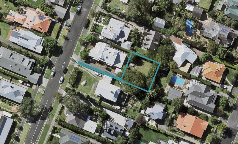28A Russell Street, Stanley Point, Auckland - Carousel 1