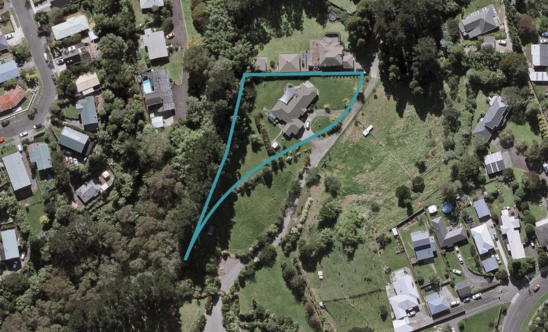 16 The Enclave, Frankleigh Park, New Plymouth - Carousel 1