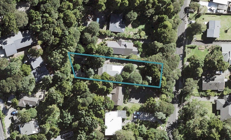10 Sylvan Valley Avenue, Titirangi, Auckland - Carousel 1