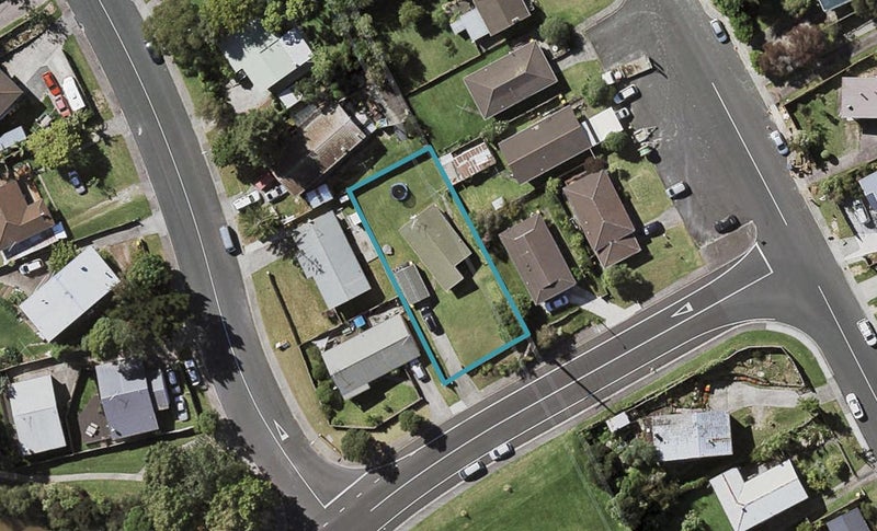 86 Trias Road, Totara Vale, Auckland - Carousel 1