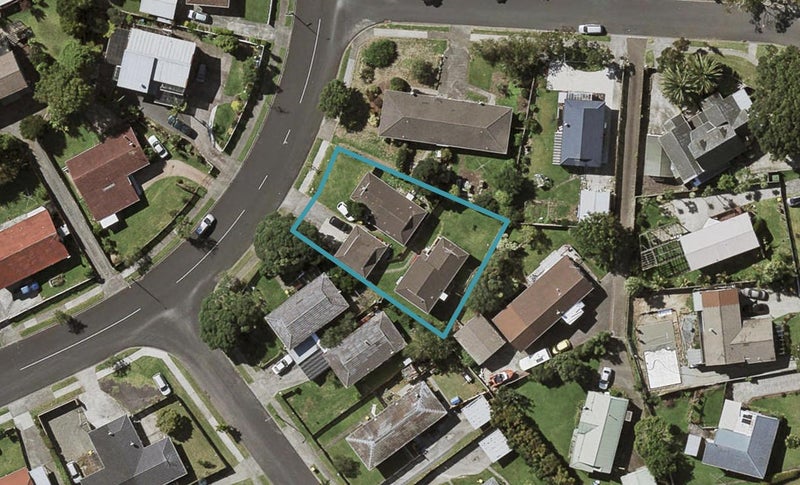 2/49 Charntay Avenue, Clover Park, Auckland - Carousel 1
