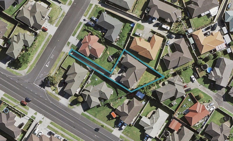 112 Glenveagh Park Drive, Weymouth, Auckland - Carousel 1