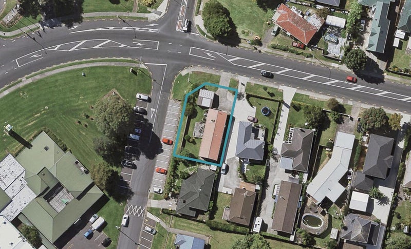 15 Reeves Road, Pakuranga, Auckland - Carousel 1