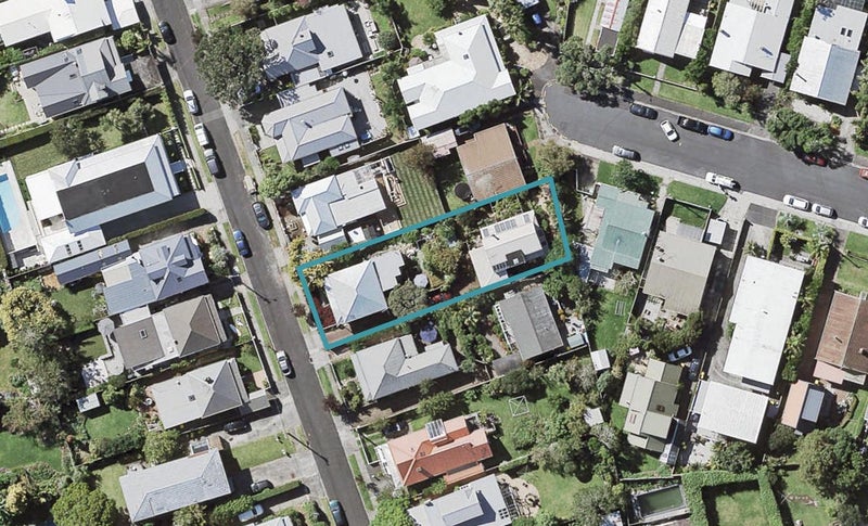 1/10 Cambria Road, Devonport, Auckland - Carousel 1