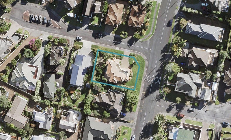 2 Bluefin Way, West Harbour, Auckland - Carousel 1