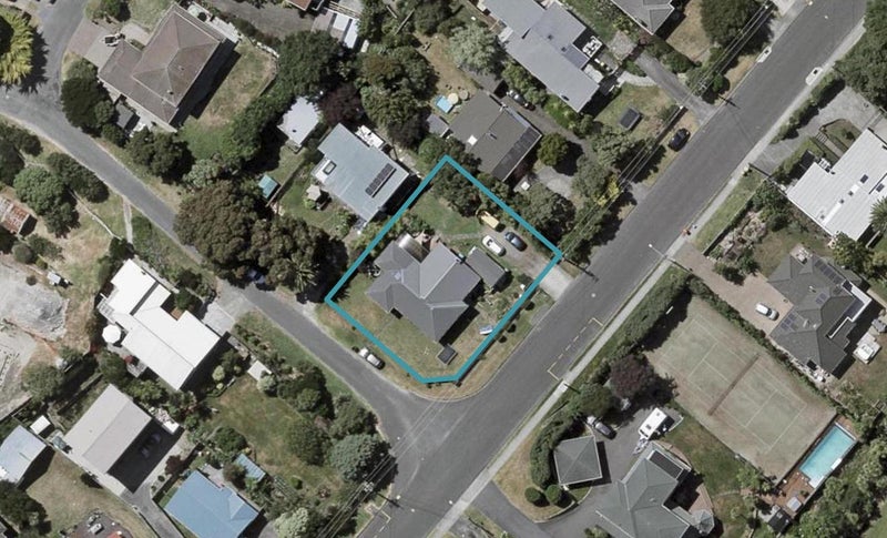 13 George Street, Paraparaumu Beach, Paraparaumu - Carousel 1