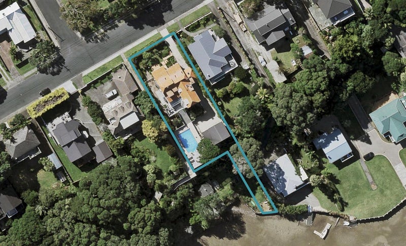 75 Norwood Road, Bayswater, Auckland - Carousel 1