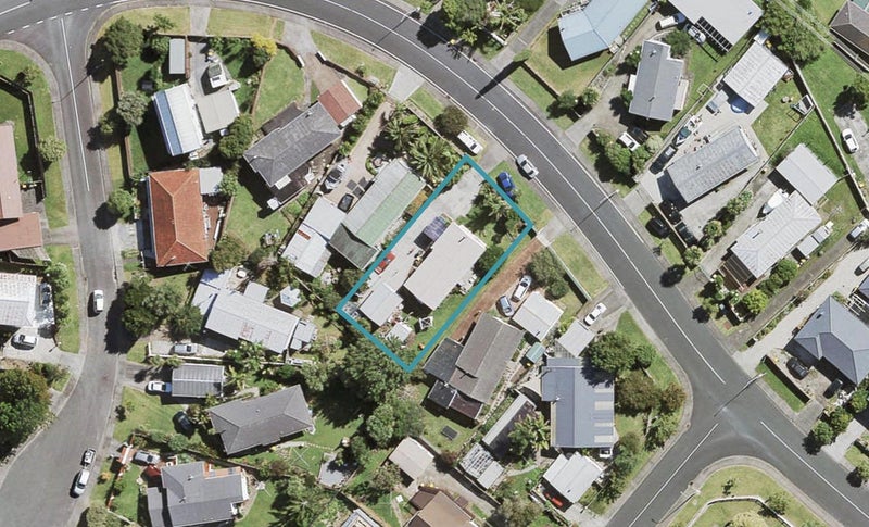 24 Hindmarsh Street, Henderson, Auckland - Carousel 1