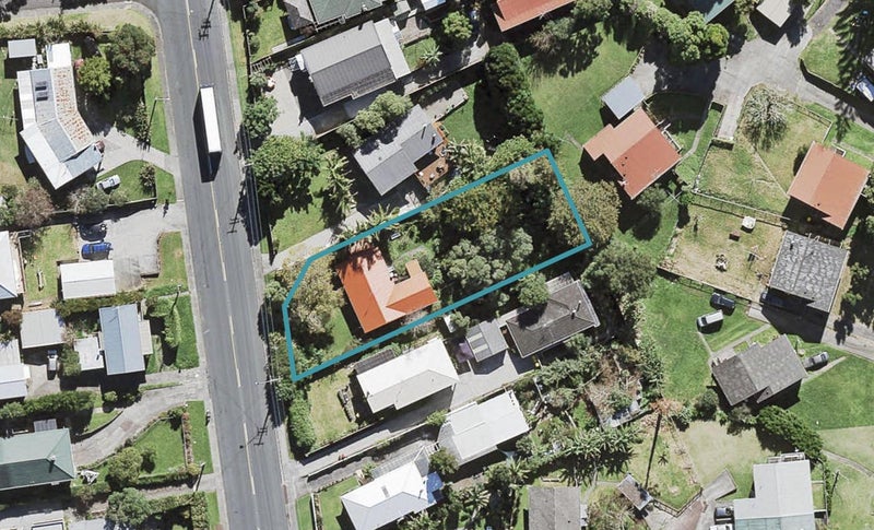 215 Rangatira Road, Beach Haven, Auckland - Carousel 1