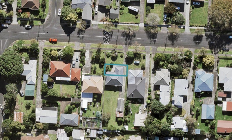 2/32 Yeovil Road, Te Atatū Peninsula, Auckland - Carousel 1