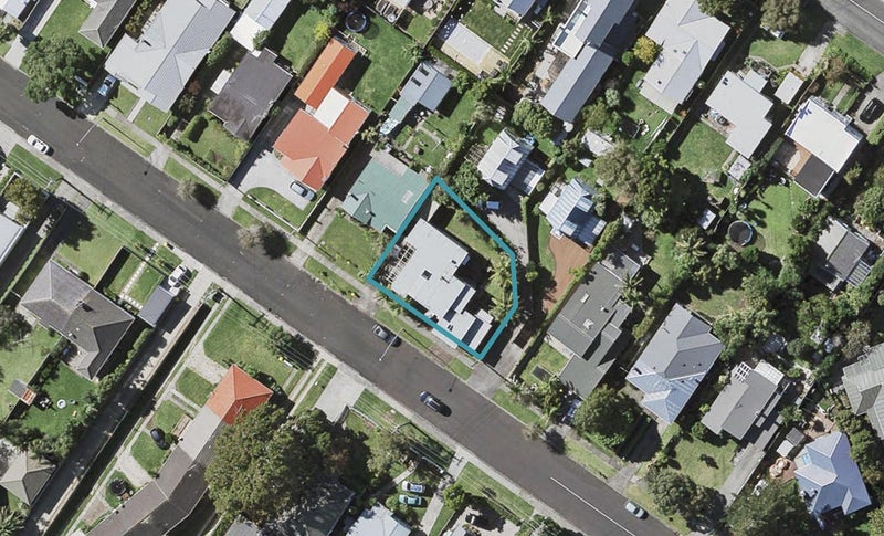12 Creamer Avenue, Belmont, Auckland - Carousel 1