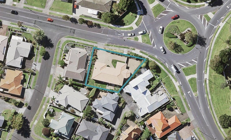 83 Butley Drive, Farm Cove, Auckland - Carousel 1