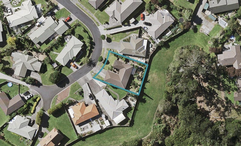 14 Lutana Place, Burswood, Auckland - Carousel 1