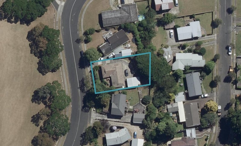 29 Amanda Avenue, Dinsdale, Hamilton - Carousel 1