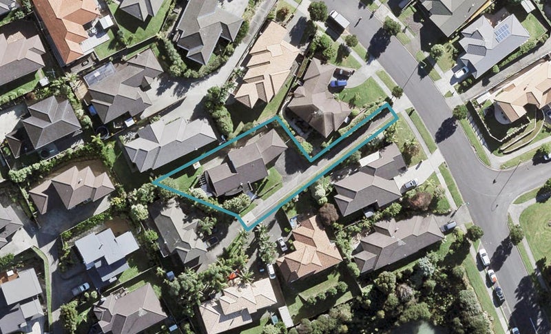 16 Rising Parade, Fairview Heights, Auckland - Carousel 1