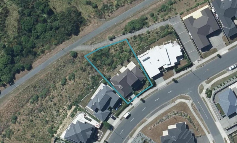 16 John Burke Drive, Aotea, Porirua - Carousel 1