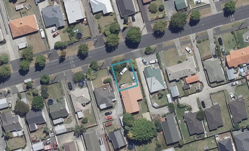 1/54A Claude Street, Fairfield, Hamilton - Carousel 1