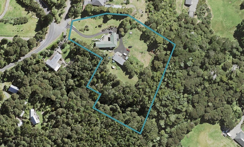 86 Carter Road, Oratia, Auckland - Carousel 1