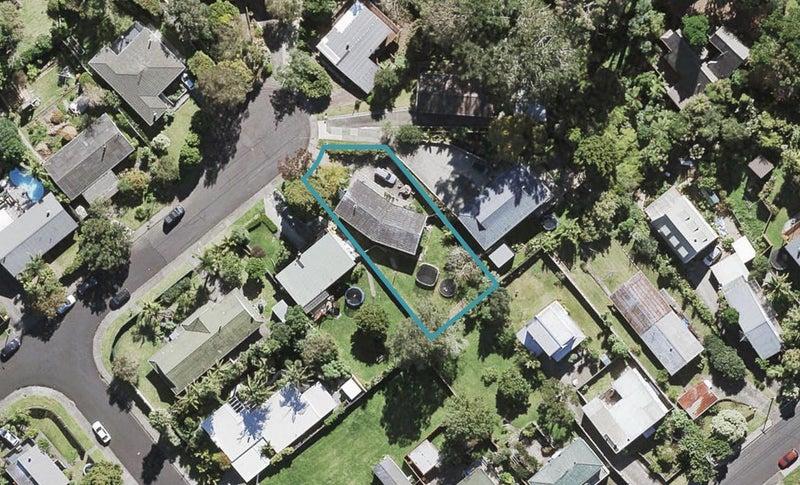 9 Oruamo Place, Beach Haven, Auckland - Carousel 1