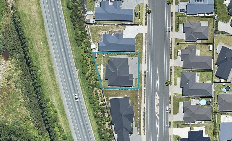 306 Lakes Boulevard, Pyes Pa, Tauranga - Carousel 1