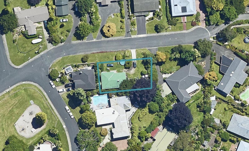 3 Vista Place, Kawaha Point, Rotorua - Carousel 1