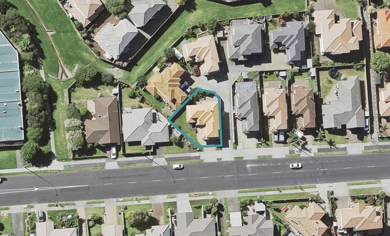 81 Meadowland Drive, Somerville, Auckland - Carousel 1