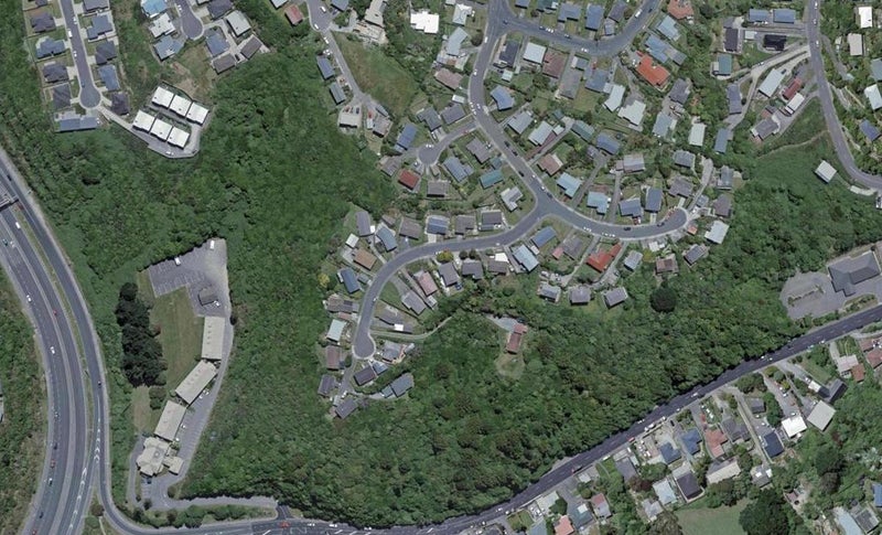 7 Evesham Place, Newlands, Wellington - Carousel 1