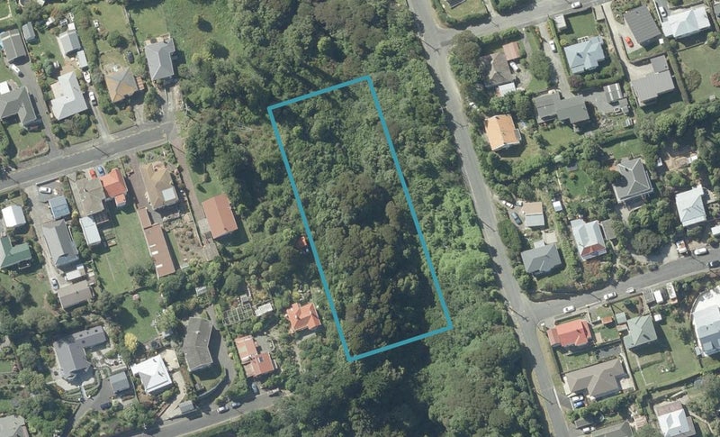 23 Wanaka Street, Ravensbourne, Dunedin - Carousel 1