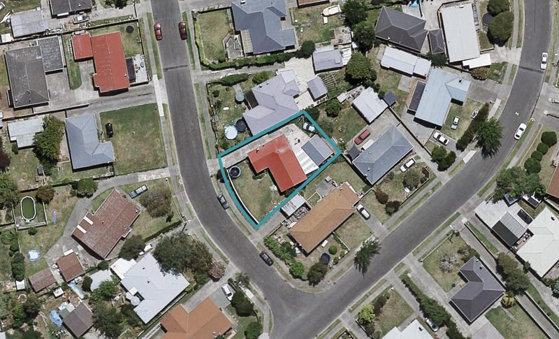 29 Magdalen Crescent, Pirimai, Napier - Carousel 1