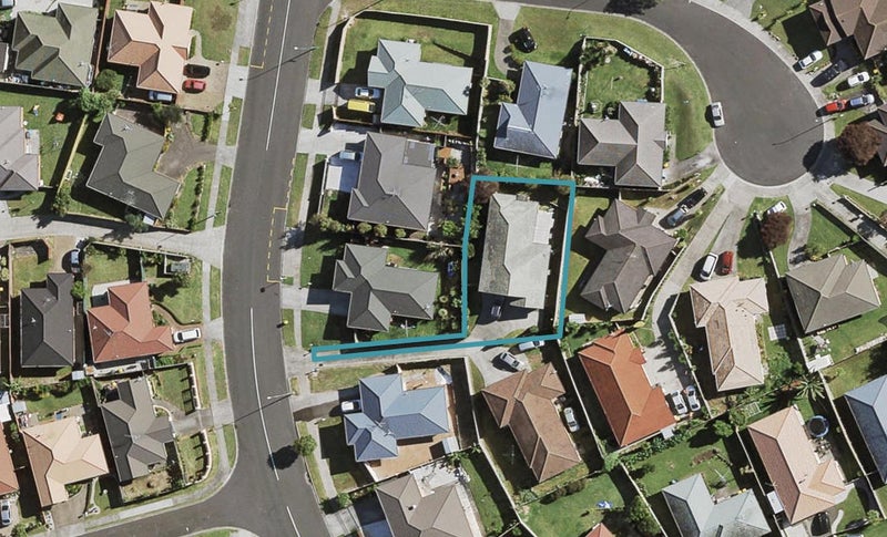 36 Glenveagh Park Drive, Weymouth, Auckland - Carousel 1