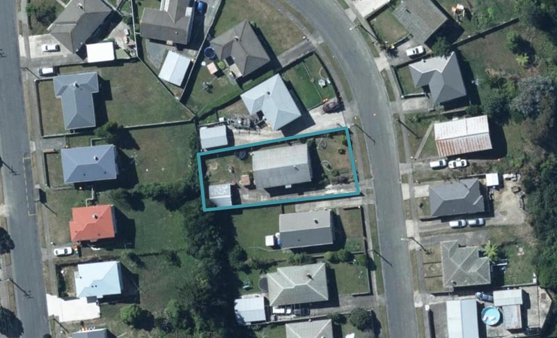 10 Swansea Street, Cannons Creek, Porirua - Carousel 1
