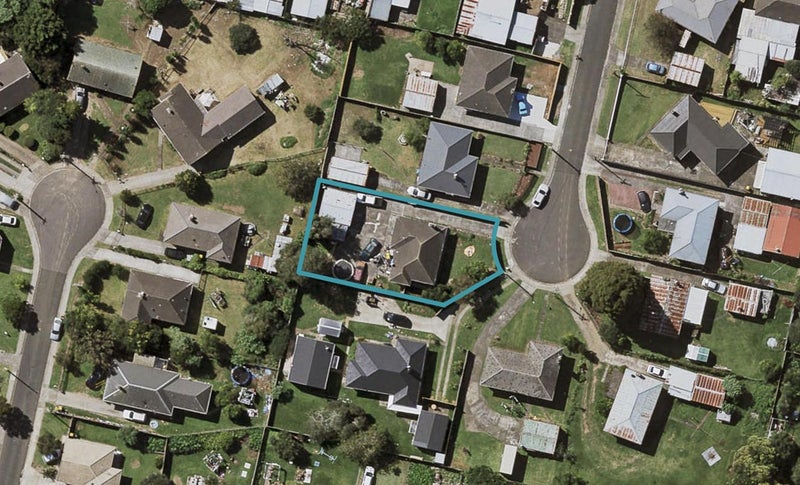 7 Stewart Place, Otara, Auckland - Carousel 1
