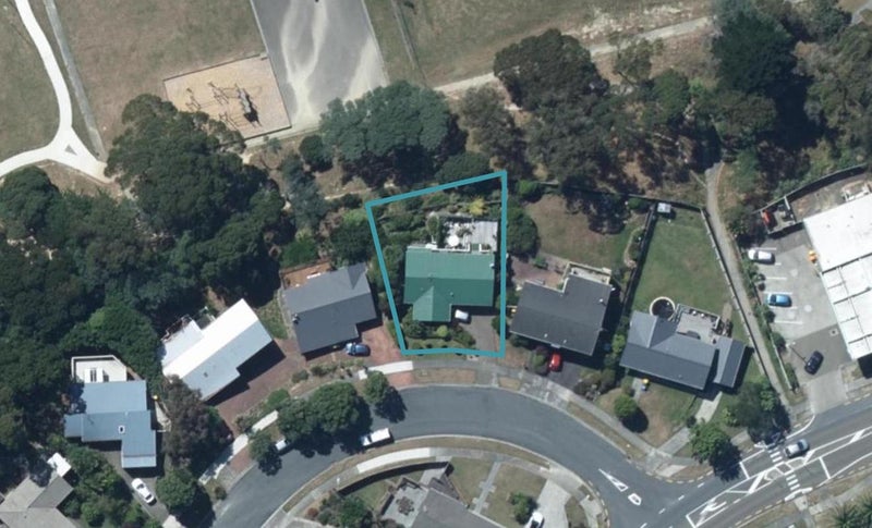 231 Staithes Drive South, Whitby, Porirua - Carousel 1