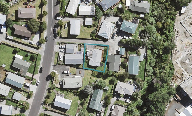 20A Riserra Drive, Ranui, Auckland - Carousel 1