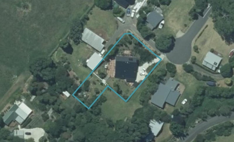 14 Taunui Place, Cooks Beach, Whitianga - Carousel 1